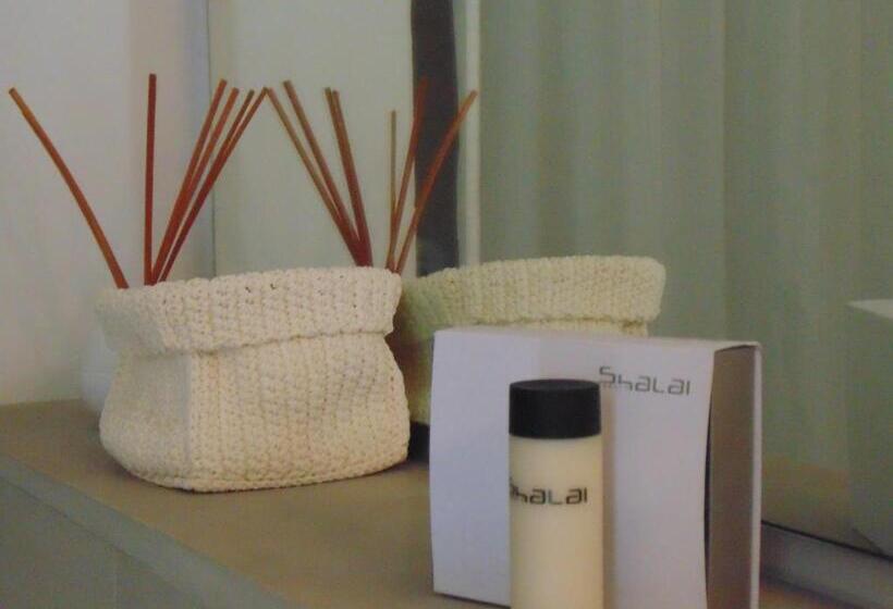 デラックスルーム, Shalai