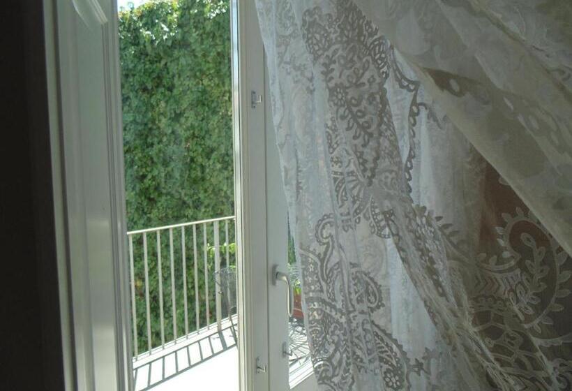 デラックスルーム, Shalai