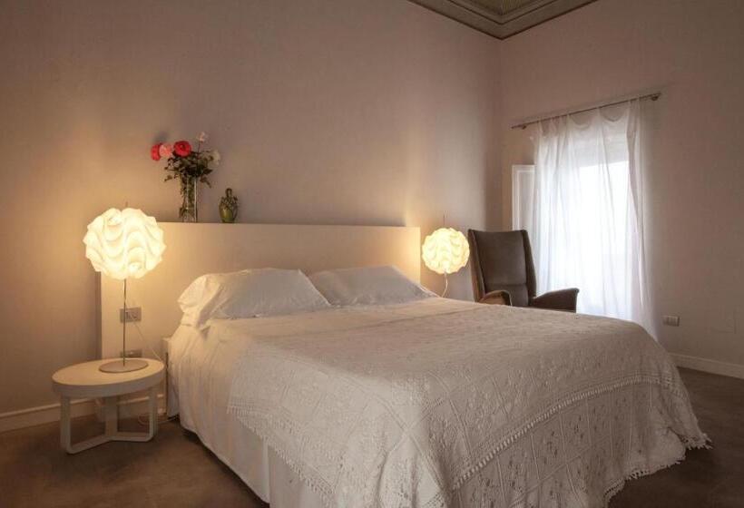 ジュニアスイート, Shalai