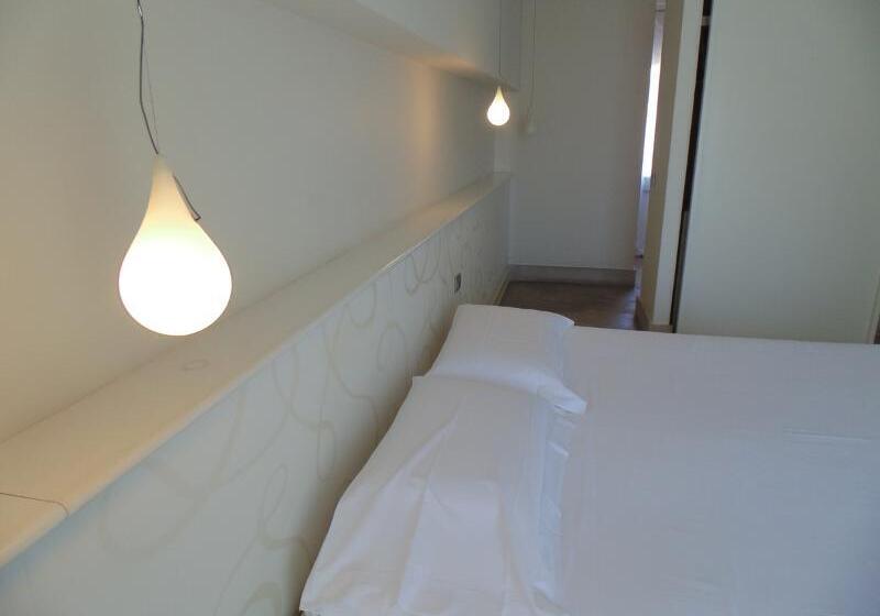 デラックスルーム, Shalai