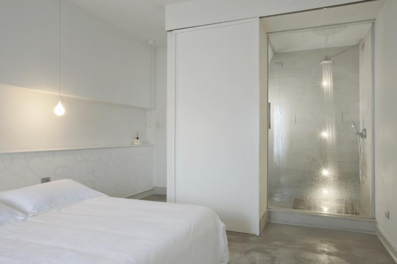 デラックスルーム, Shalai