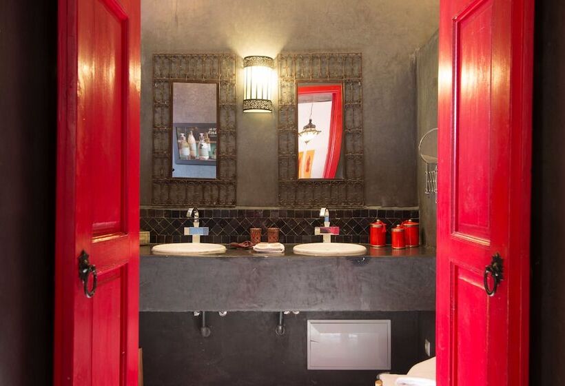 سوییت, Riad Alegria