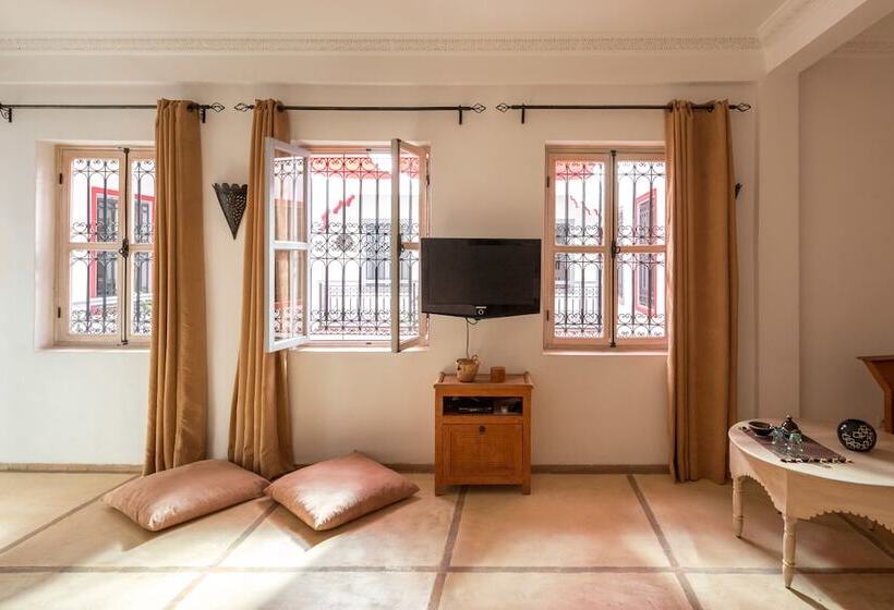 سوییت, Riad Alegria