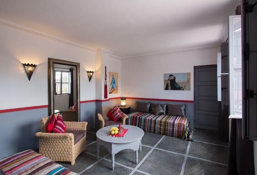 سوییت خانوادگی, Riad Alegria