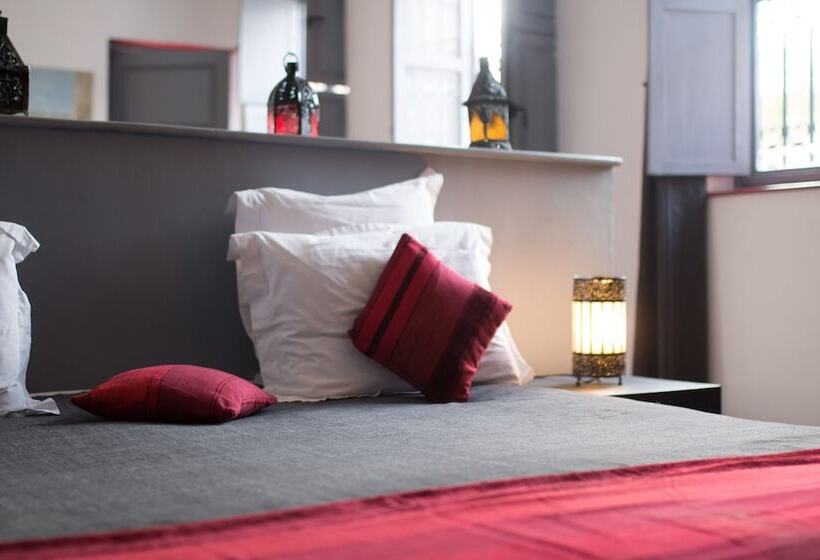 سوییت خانوادگی, Riad Alegria