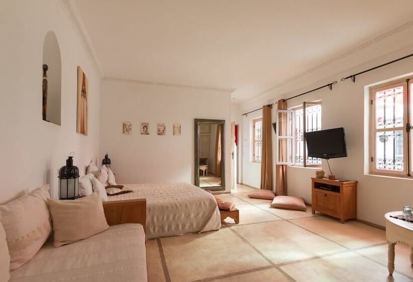 سوییت, Riad Alegria