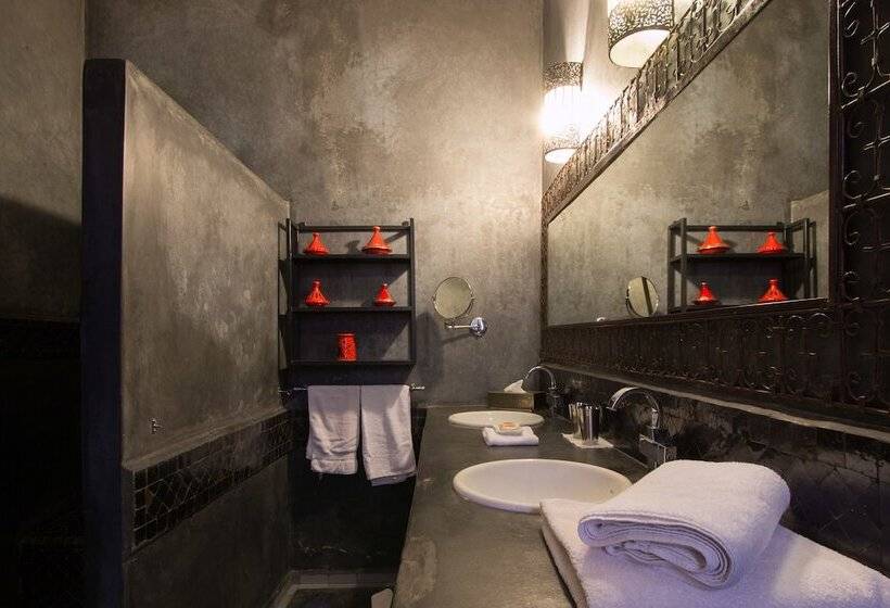 سوییت, Riad Alegria