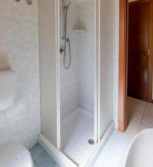 اتاق استاندارد چهار تخته, Villa Rosy