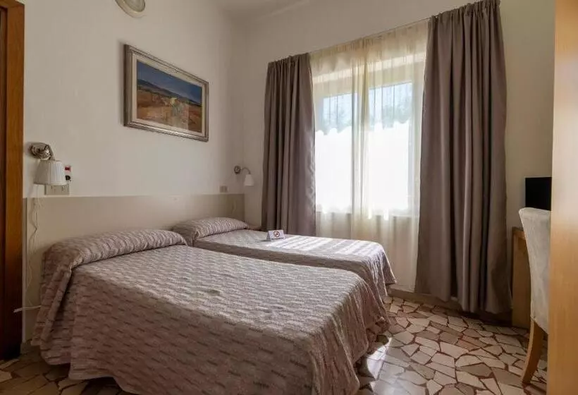 اتاق استاندارد چهار تخته, Villa Rosy