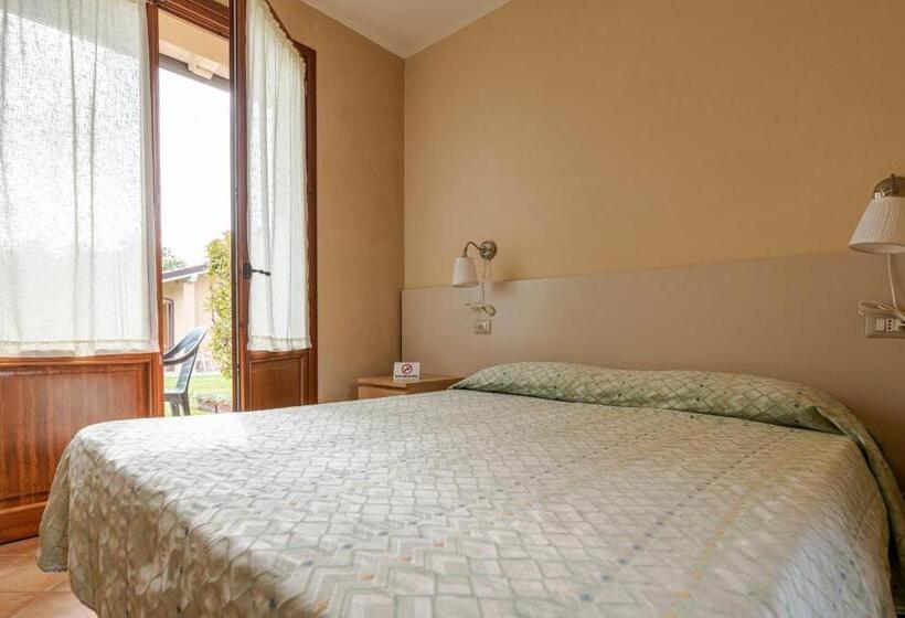 Superior Room with Terrace, Villa Rosy
