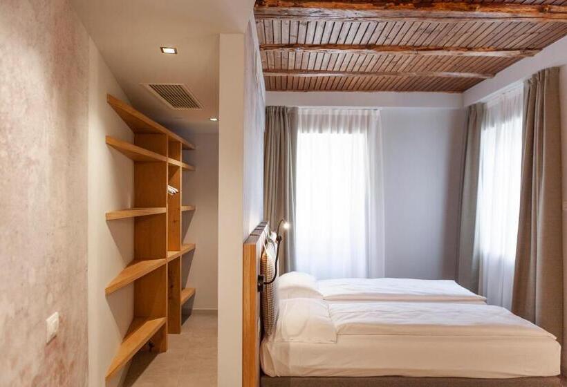 اتاق استاندارد چهار تخته, Epoche Hotel Zanella 1889