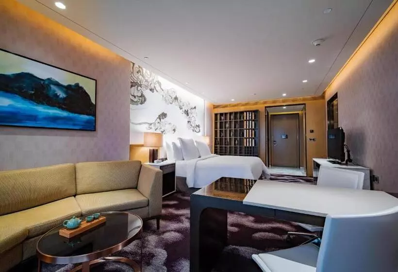 キングサイズベッドのクラブルーム, Four Seasons Hotel Shenzhen