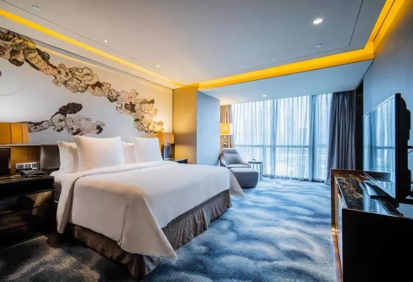 キングサイズベッドのデラックススイート, Four Seasons Hotel Shenzhen