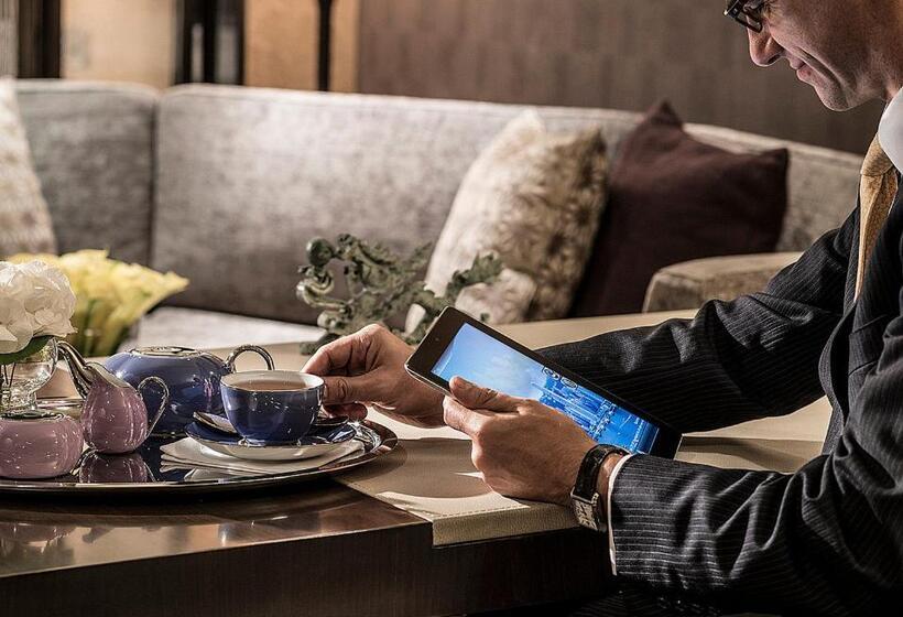 Pokój Standard, Four Seasons Hotel Shenzhen