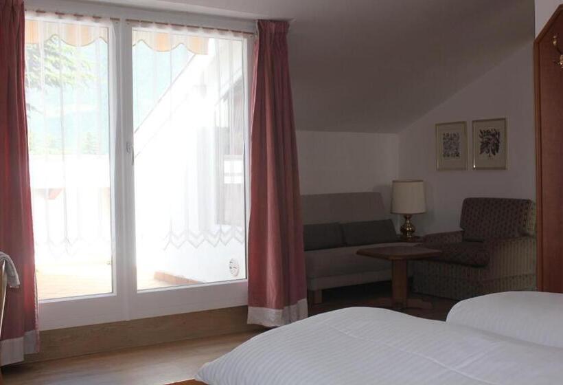 高级大房间, Annabell