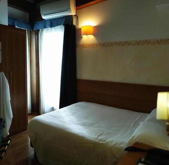 Camera Economy, Aurora Wellness & Spa