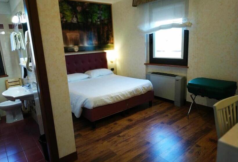 Camera Basic, Aurora Wellness & Spa