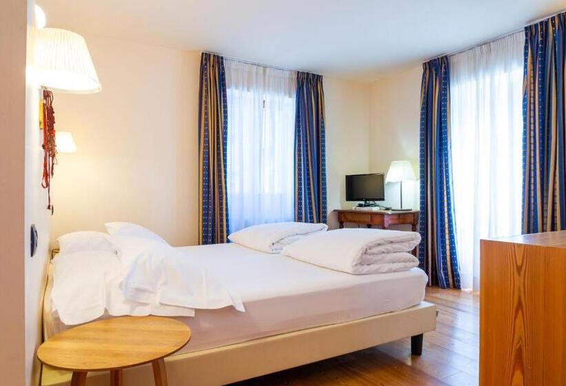 수피리어 룸, Berthod