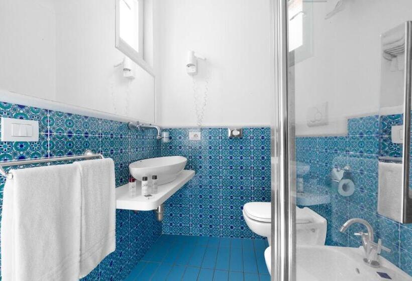 수피리어 룸 도시 전망, Bougainville