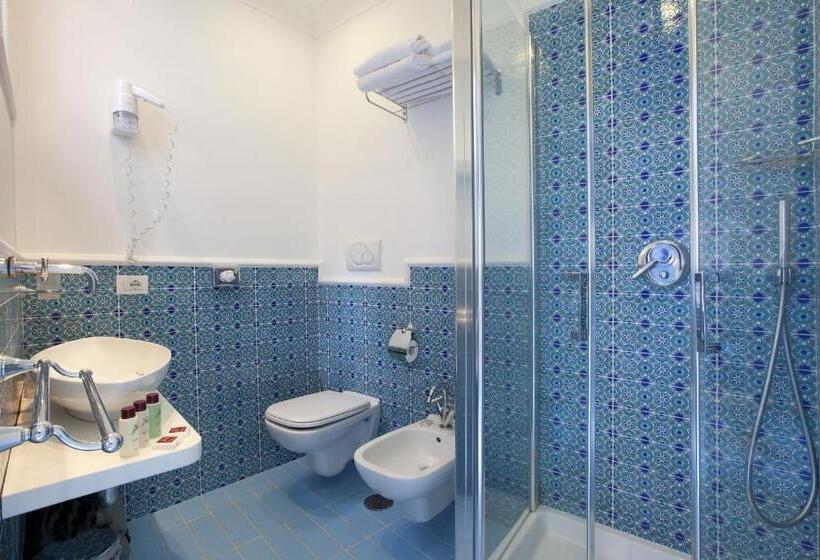 스탠다드 룸, Bougainville