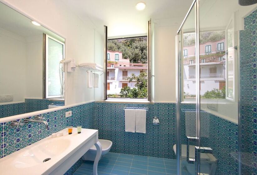 스탠다드 룸, Bougainville