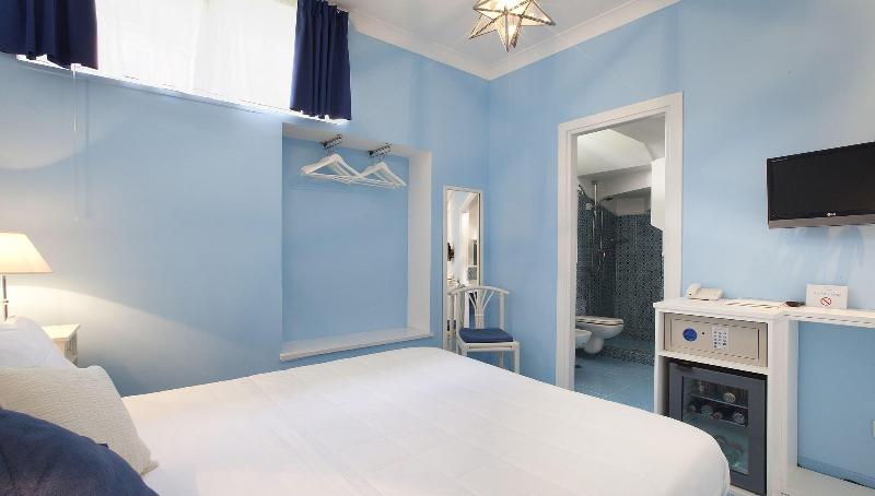 이코노미 룸, Bougainville