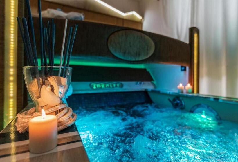 سوئیت با وان آب گرم, Butterfly