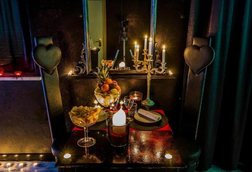 سوئیت با وان آب گرم, Butterfly