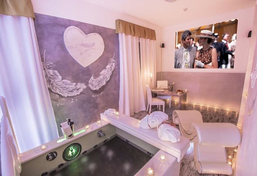 سوئیت با وان آب گرم, Butterfly