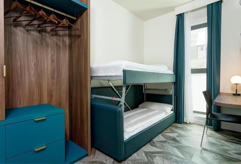 اتاق خانوادگی, Byron Bellavista