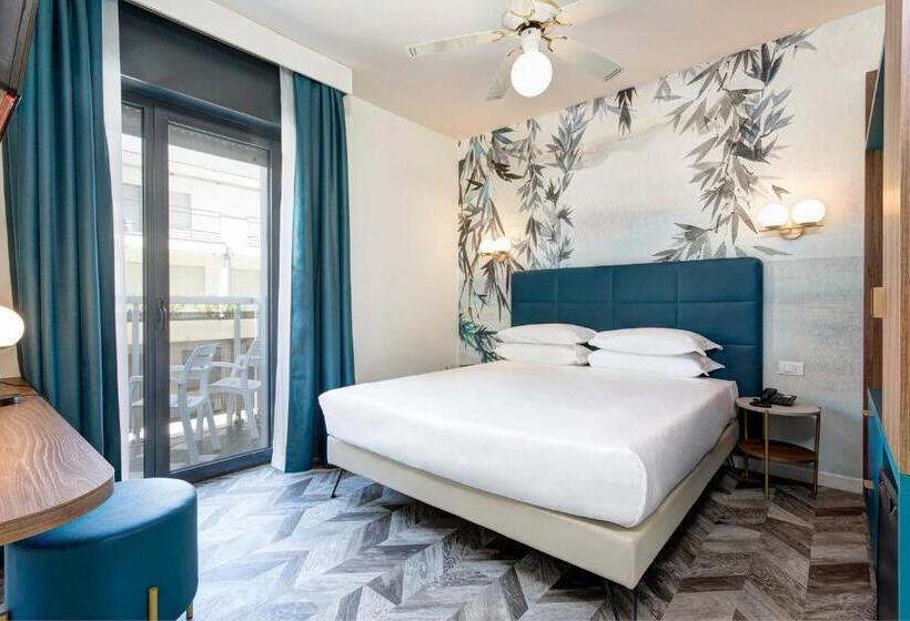 اتاق خانوادگی, Byron Bellavista