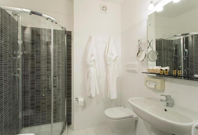 اتاق سوپریور با چشمانداز دریا, Byron Bellavista