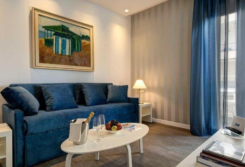 سوئیت با بالکن, Byron Bellavista