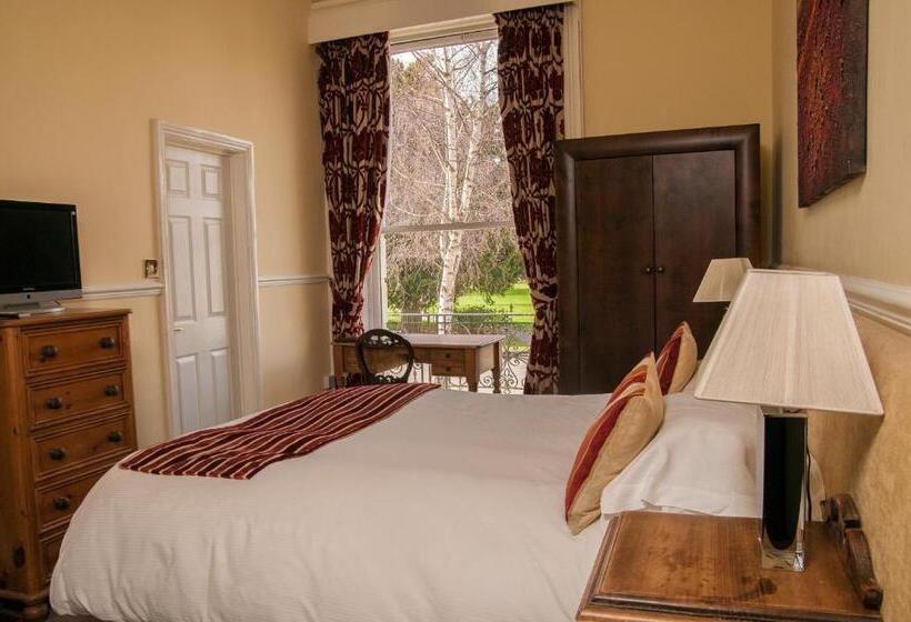 スタンダードルーム, Clarence Court