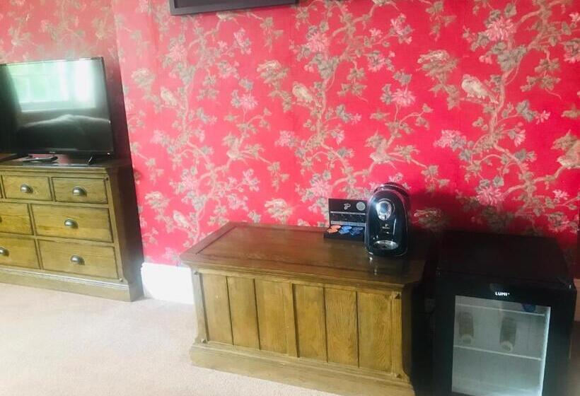 エクゼクティブルーム, Clarence Court