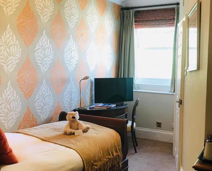 スタンダードシングルルーム, Clarence Court