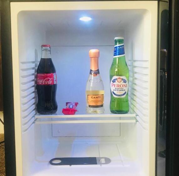 庭の見えるエクゼクティブルーム, Clarence Court