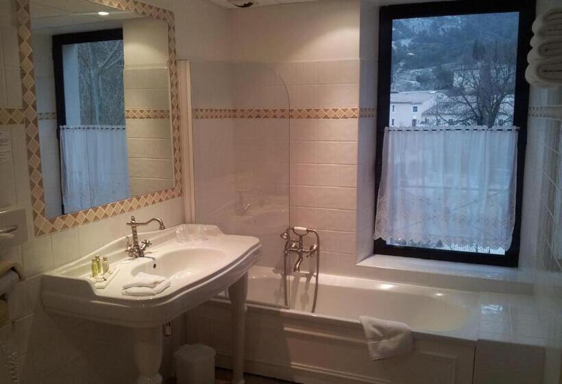 高级大房间, Du Poète