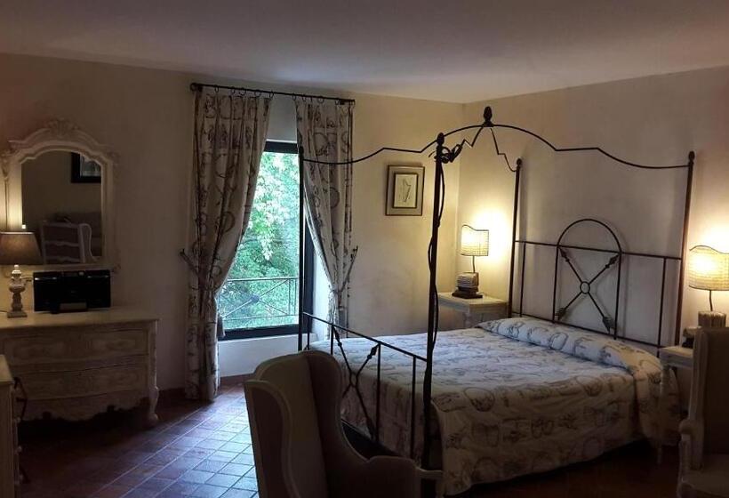 小型套房, Du Poète