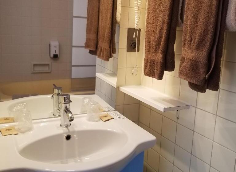 Номер Стандарт, L Hôtel Du Terreau Logis De France