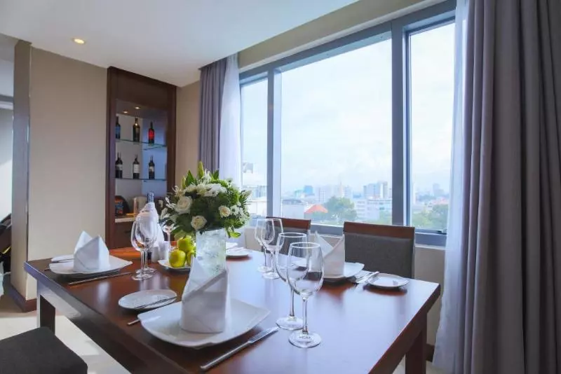 سوییت لوکس, Eden Star Saigon