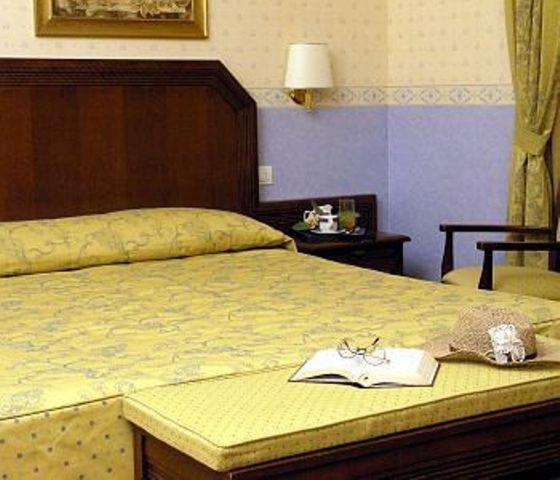 Номер Superior, Filippeschi