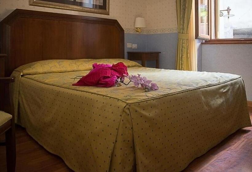 Номер Стандарт Трехместный, Filippeschi