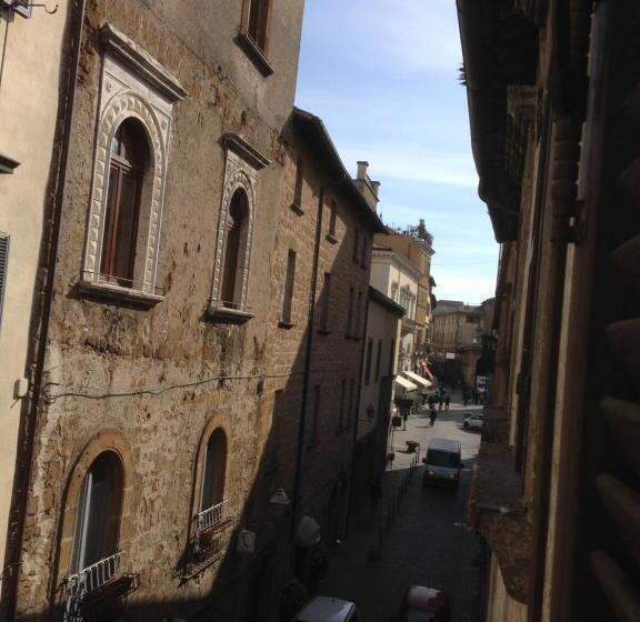 Номер Стандарт Индивидуальный, Filippeschi