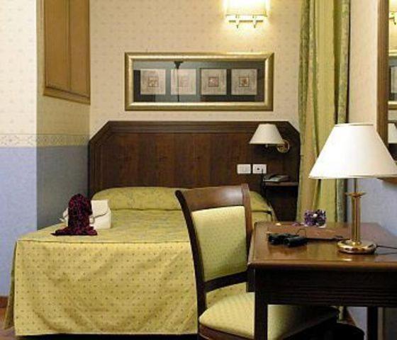 Номер Стандарт Индивидуальный, Filippeschi