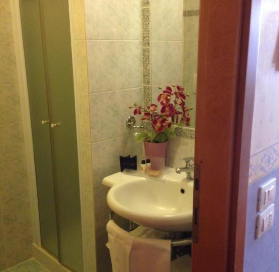 Номер Стандарт Индивидуальный, Filippeschi