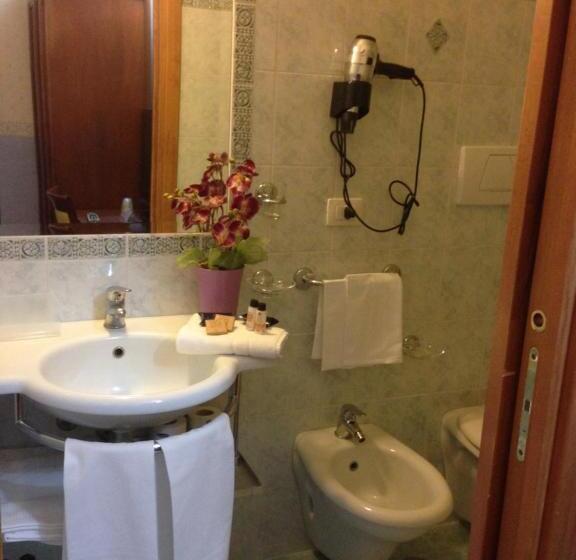 Номер Economy, Filippeschi