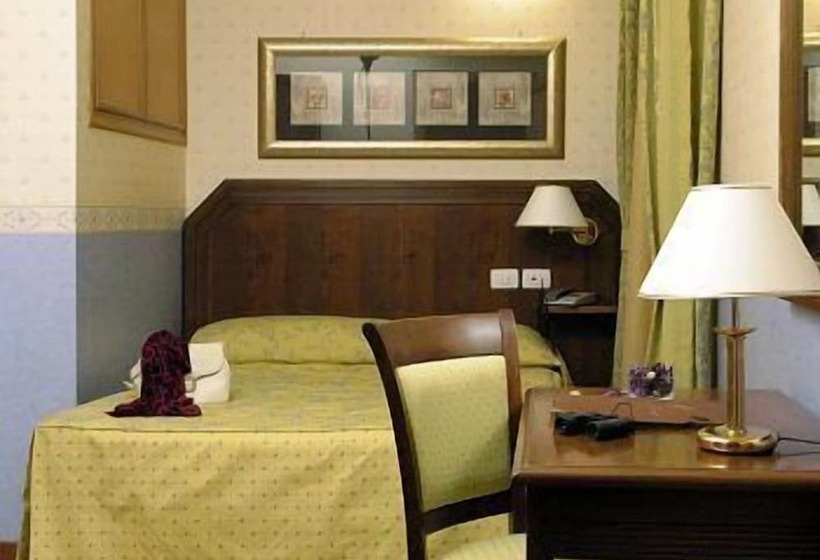 Номер Стандарт Индивидуальный, Filippeschi