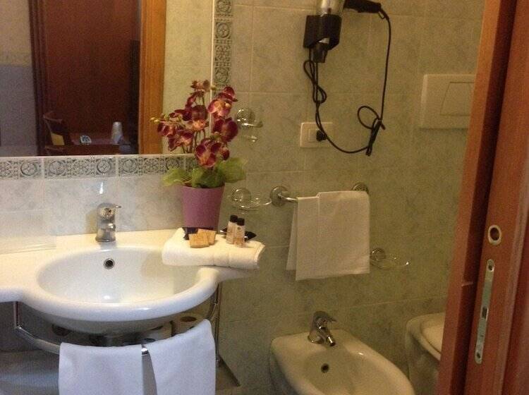 Номер Economy, Filippeschi