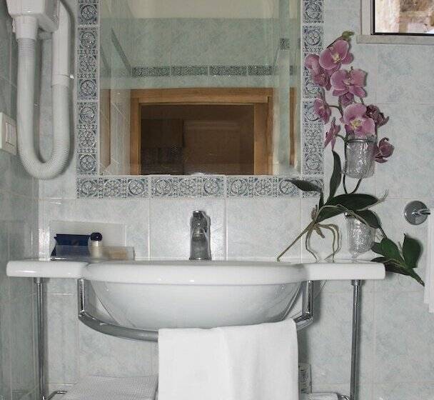 Номер Economy, Filippeschi